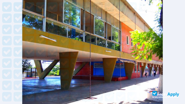 Foto de la National University of Asunción #7