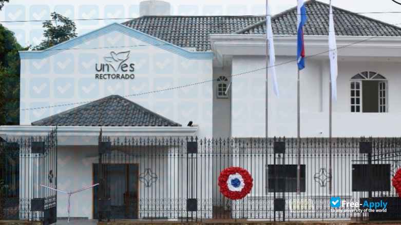 Foto de la National University of Villarrica #4