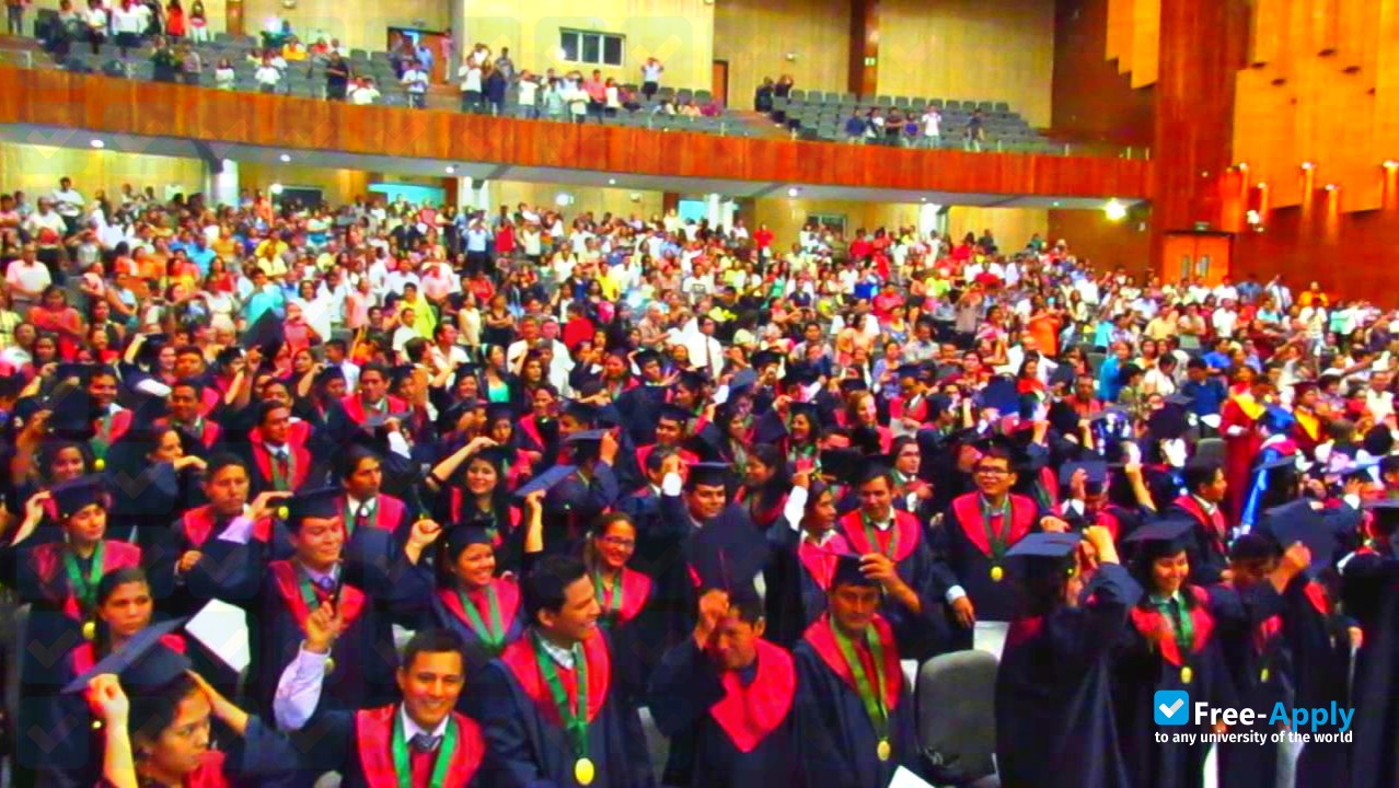 Foto de la National University of Ucayali #2