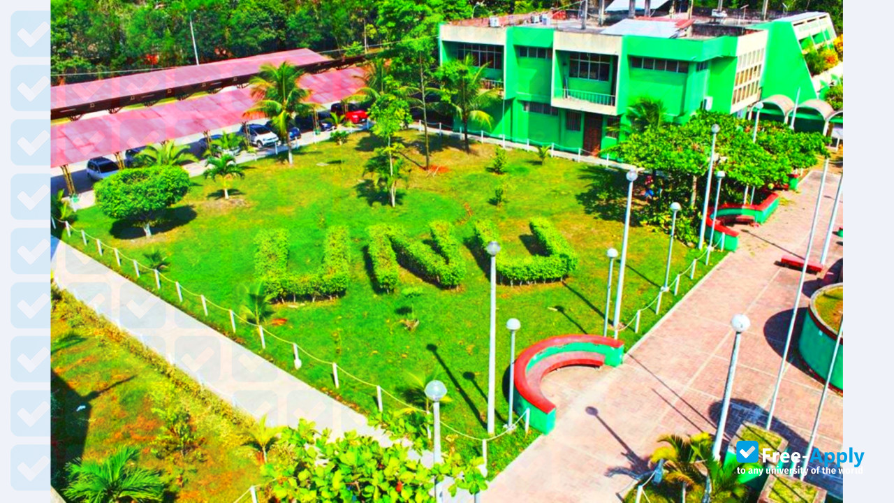 Foto de la National University of Ucayali #4