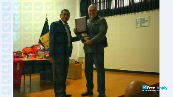 Foto de la National School of Merchant Marine Admiral Miguel Grau #11