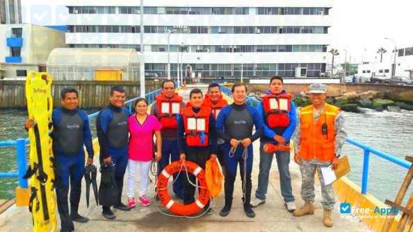 Foto de la National School of Merchant Marine Admiral Miguel Grau #2
