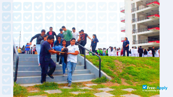 Alas Peruanas University photo #8