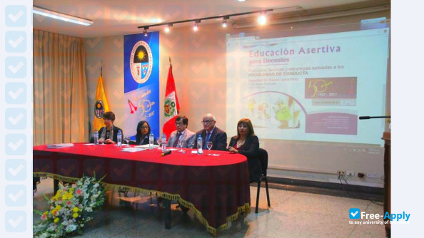 Foto de la National University of Education Enrique Guzmán y Valle #9