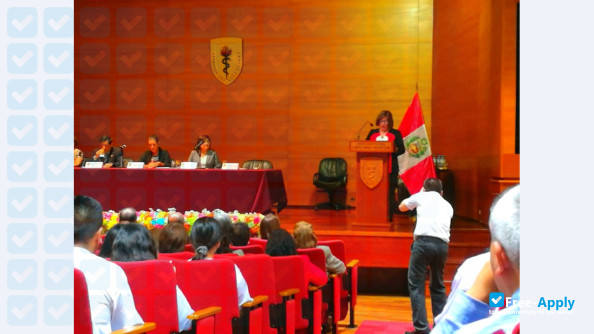 Foto de la Peruvian University Cayetano Heredia #10