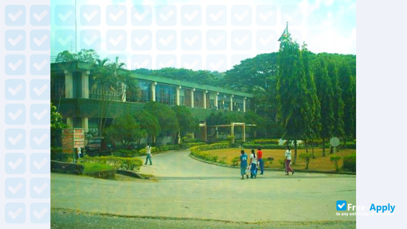 Foto de la Don Mariano Marcos Memorial State University