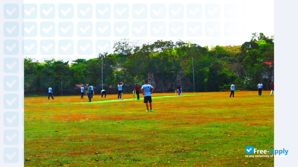 Foto de la Emilio Aguinaldo College #5