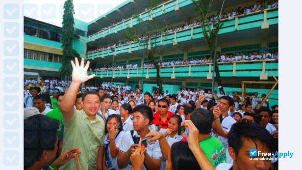 Foto de la Father Saturnino Urios University #4