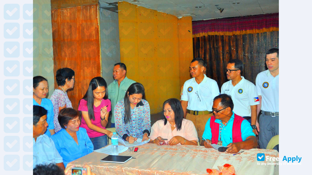 Foto de la Mindanao State University at Naawan #10