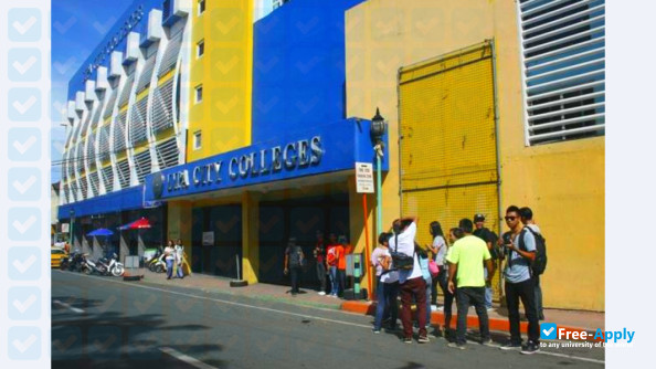 Foto de la Lipa City Colleges #1