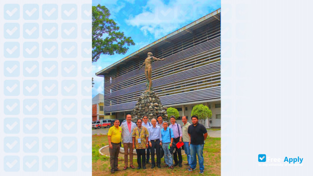 Foto de la University of the Philippines in the Visayas #1