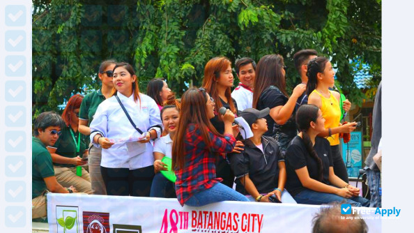 Foto de la Lyceum of the Philippines University Batangas #5