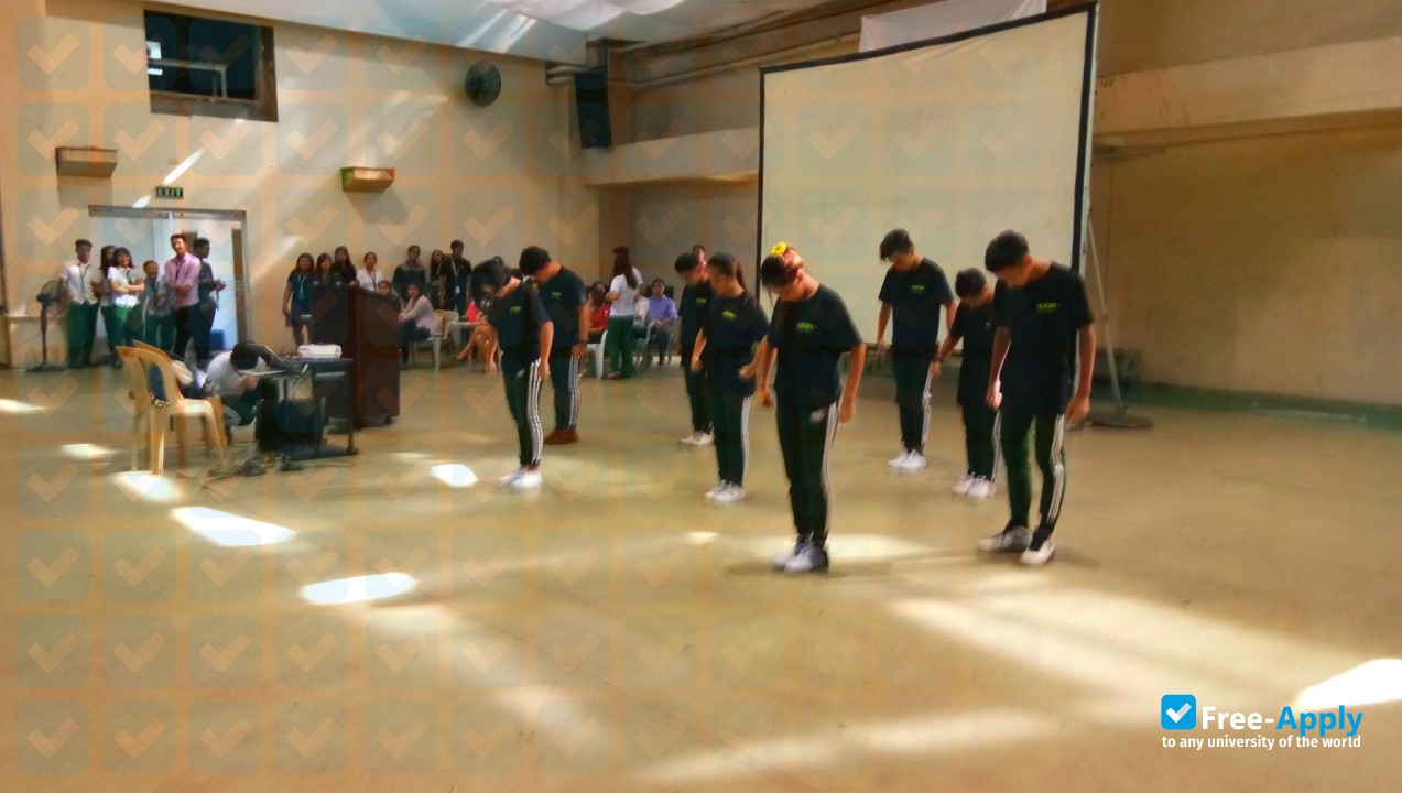 Foto de la Saint Jude College #5