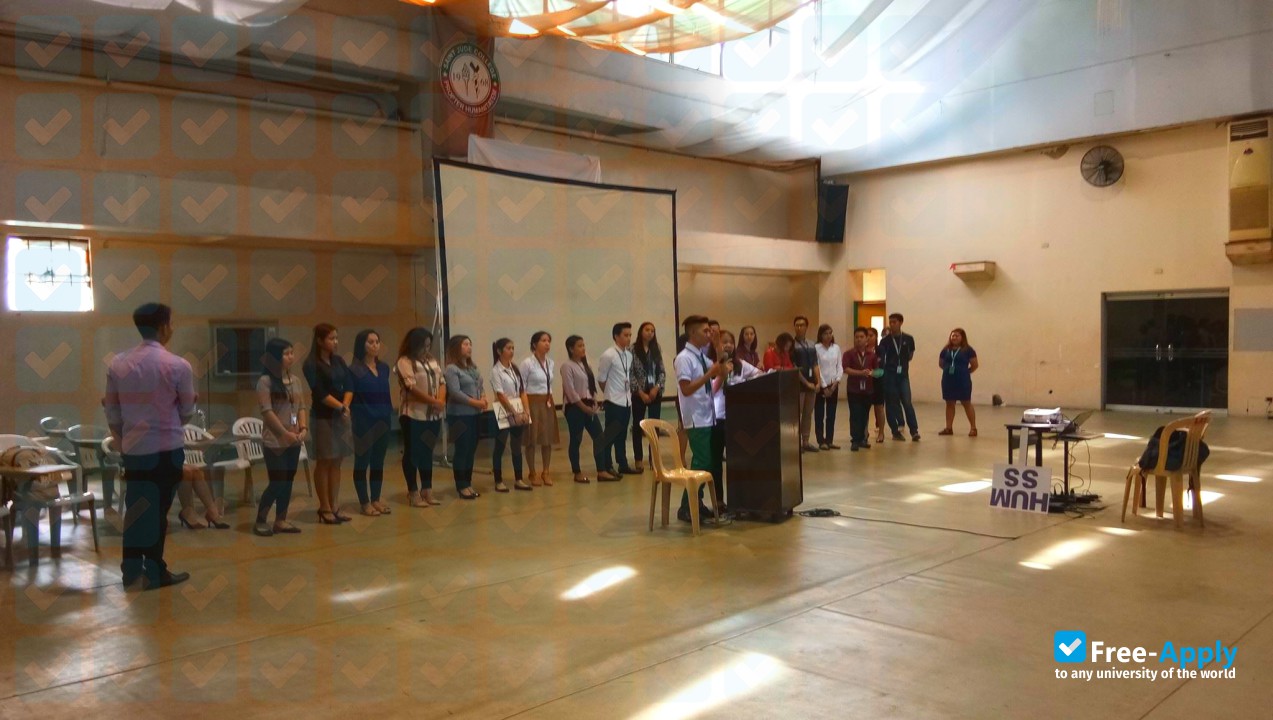 Foto de la Saint Jude College #11