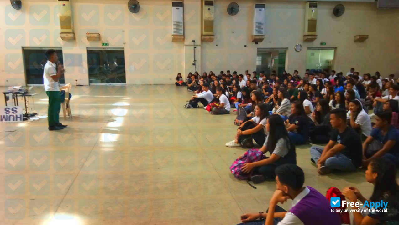 Foto de la Saint Jude College #8