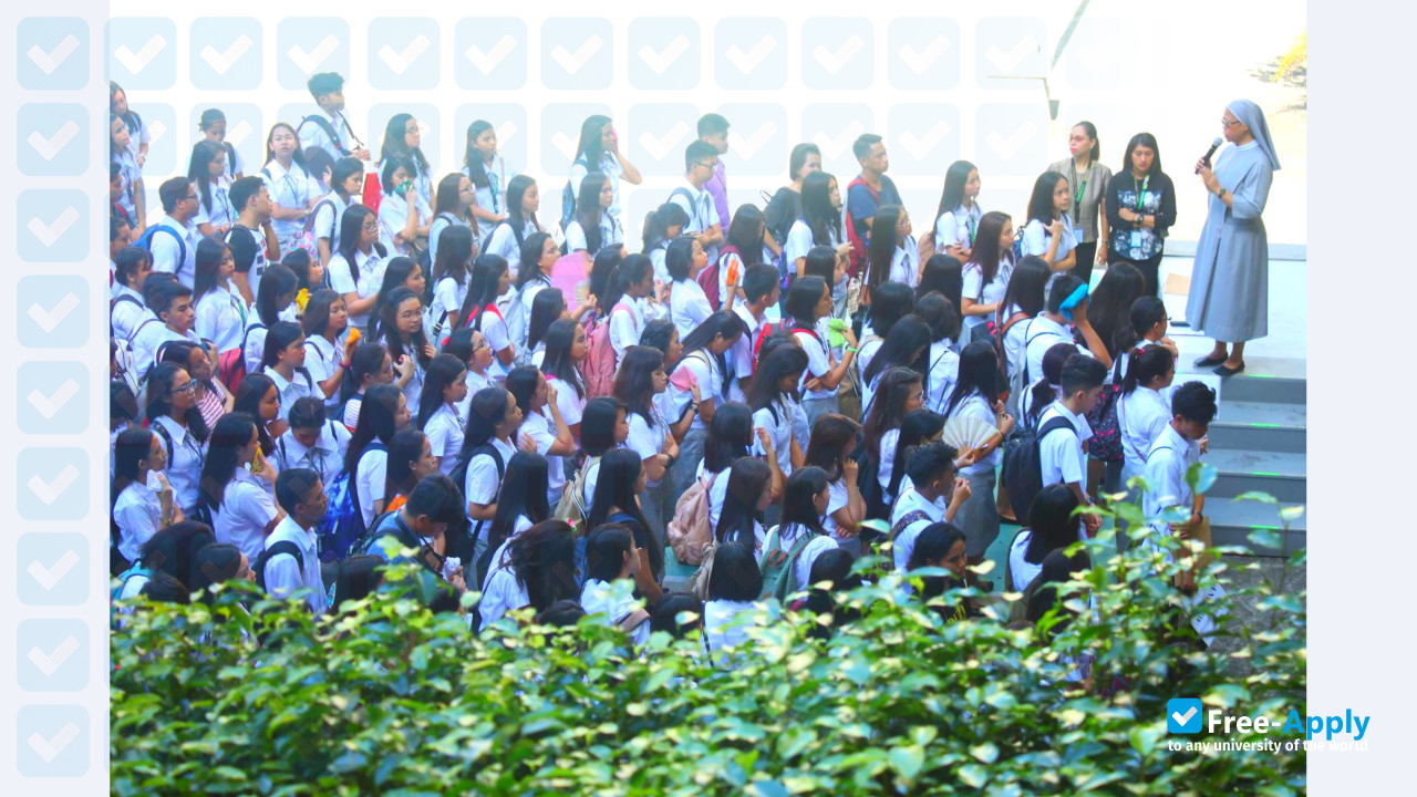 Foto de la Saint Paul University Manila #2