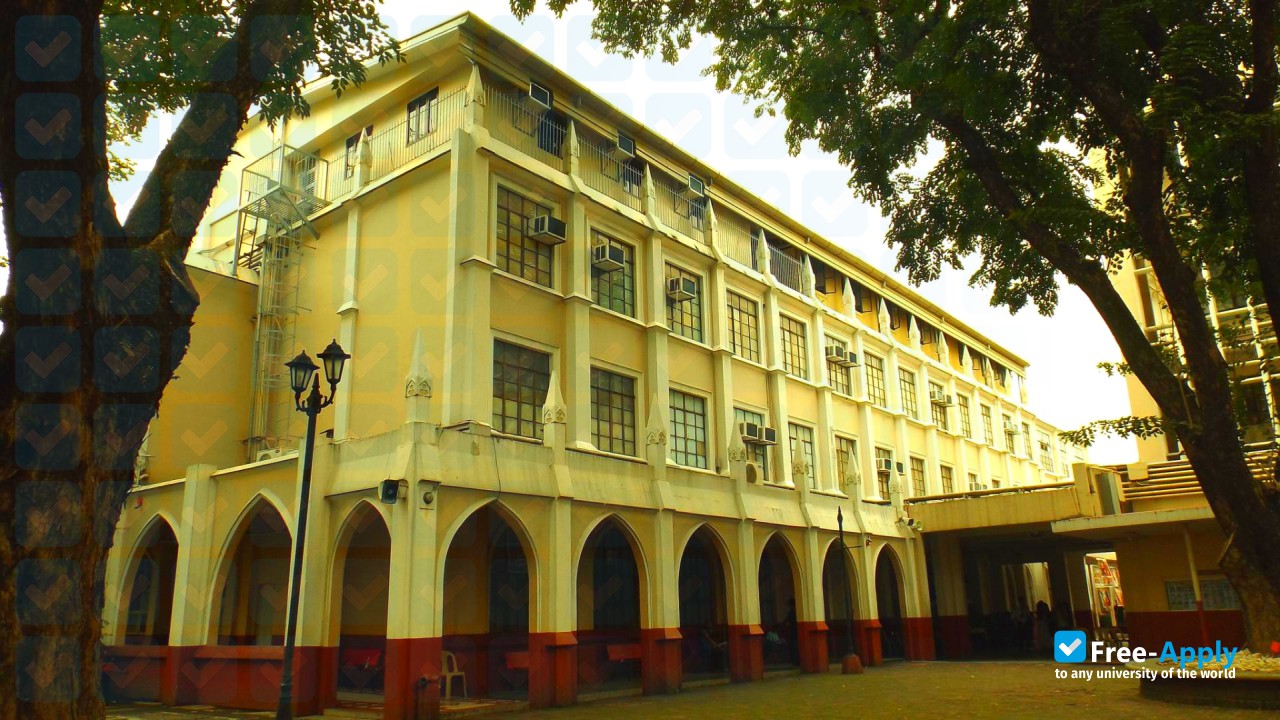 Foto de la San Beda College #9