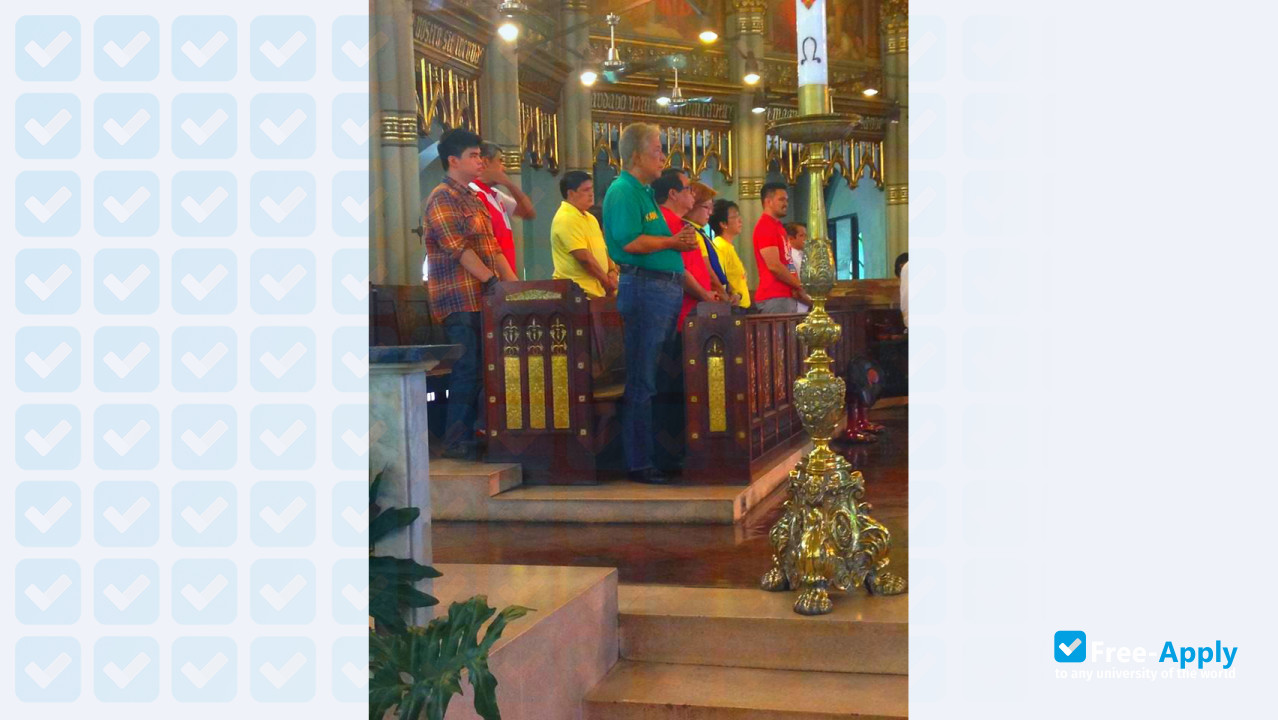 Foto de la San Beda College #3