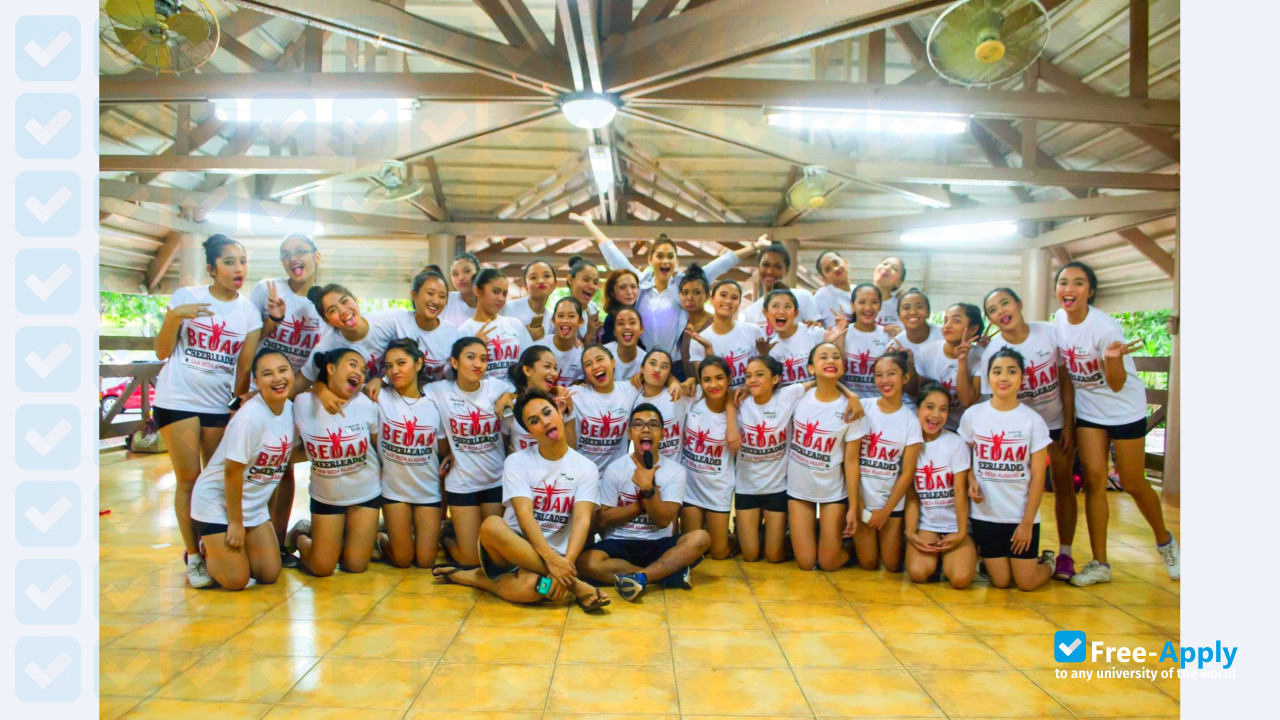Foto de la San Beda College #4