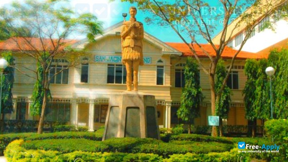 Foto de la University of Saint Louis Tuguegarao #2