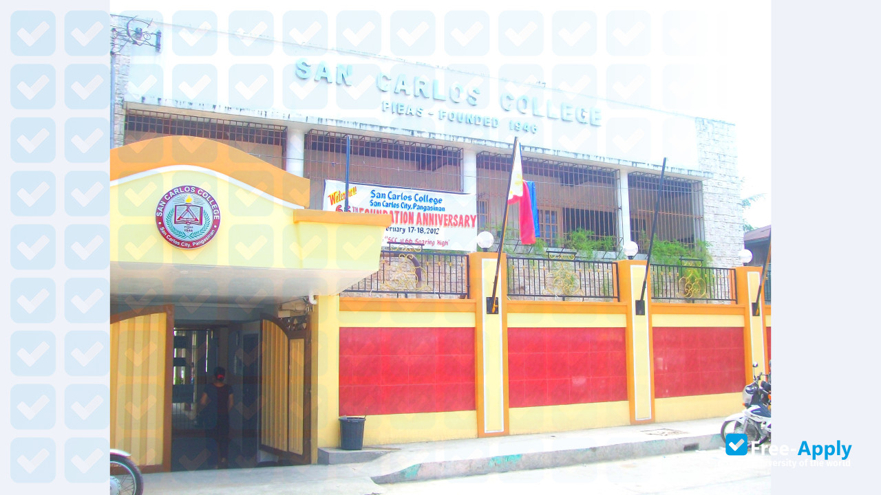 Foto de la San Carlos College #6