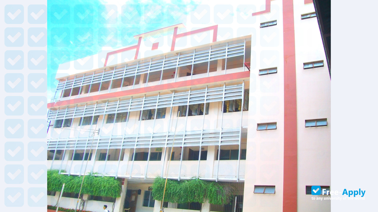 Foto de la San Carlos College #2