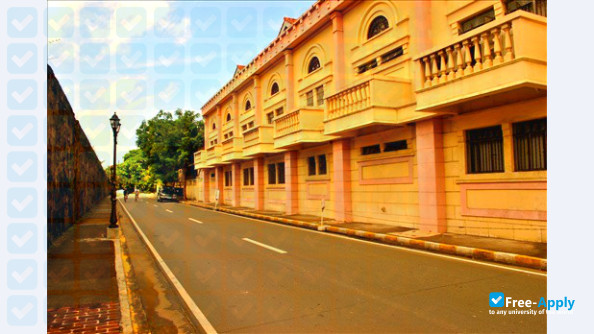 Foto de la University of the City of Manila #5