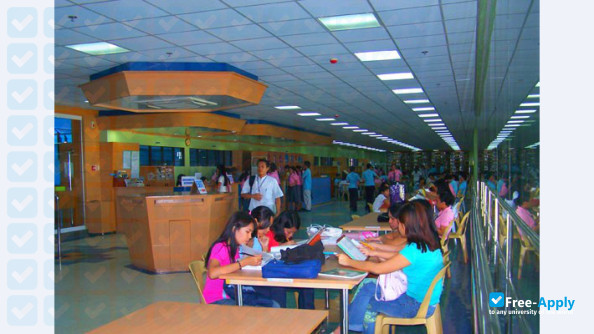 Cebu Doctors' University photo