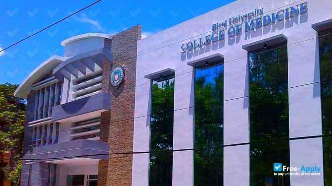 Photo de l’Bicol University #4