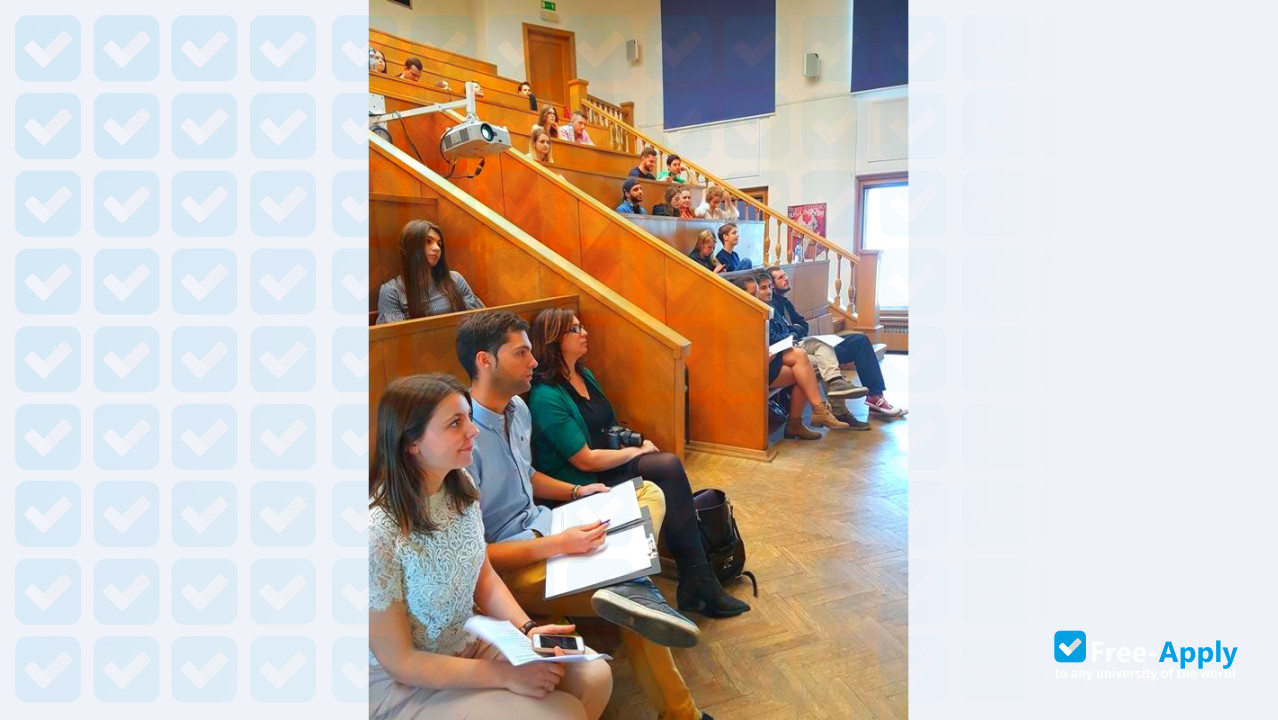 Photo de l’Collegium Civitas in Warsaw #10