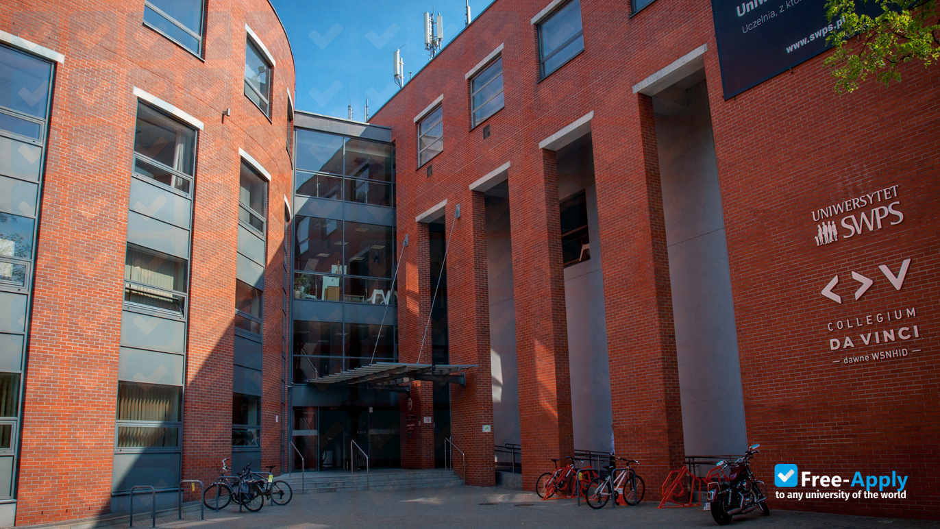 Collegium Da Vinci in Poznań photo #2