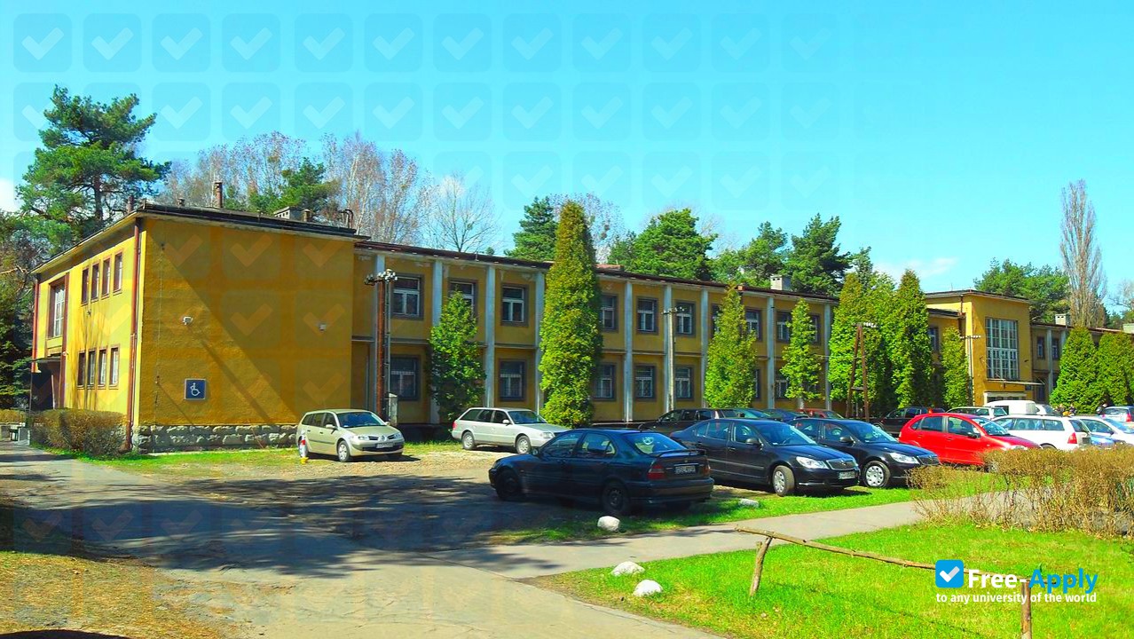 Foto de la Gdańsk College of Administration #2