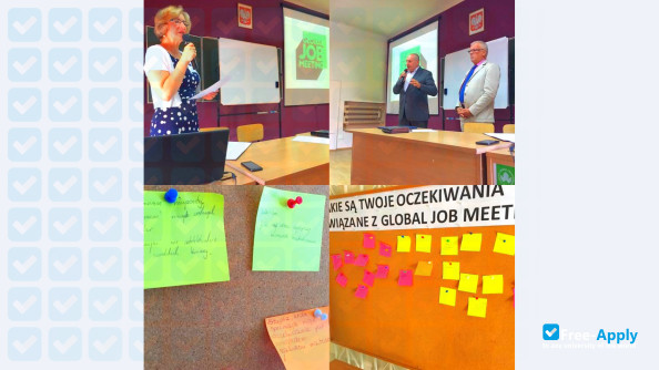 Foto de la Higher School of Local Development in Żyrardów #12