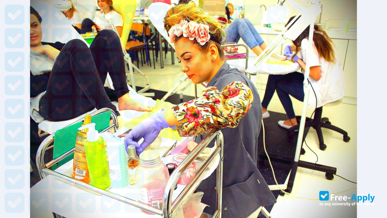 Foto de la College of Business and Health Sciences #7
