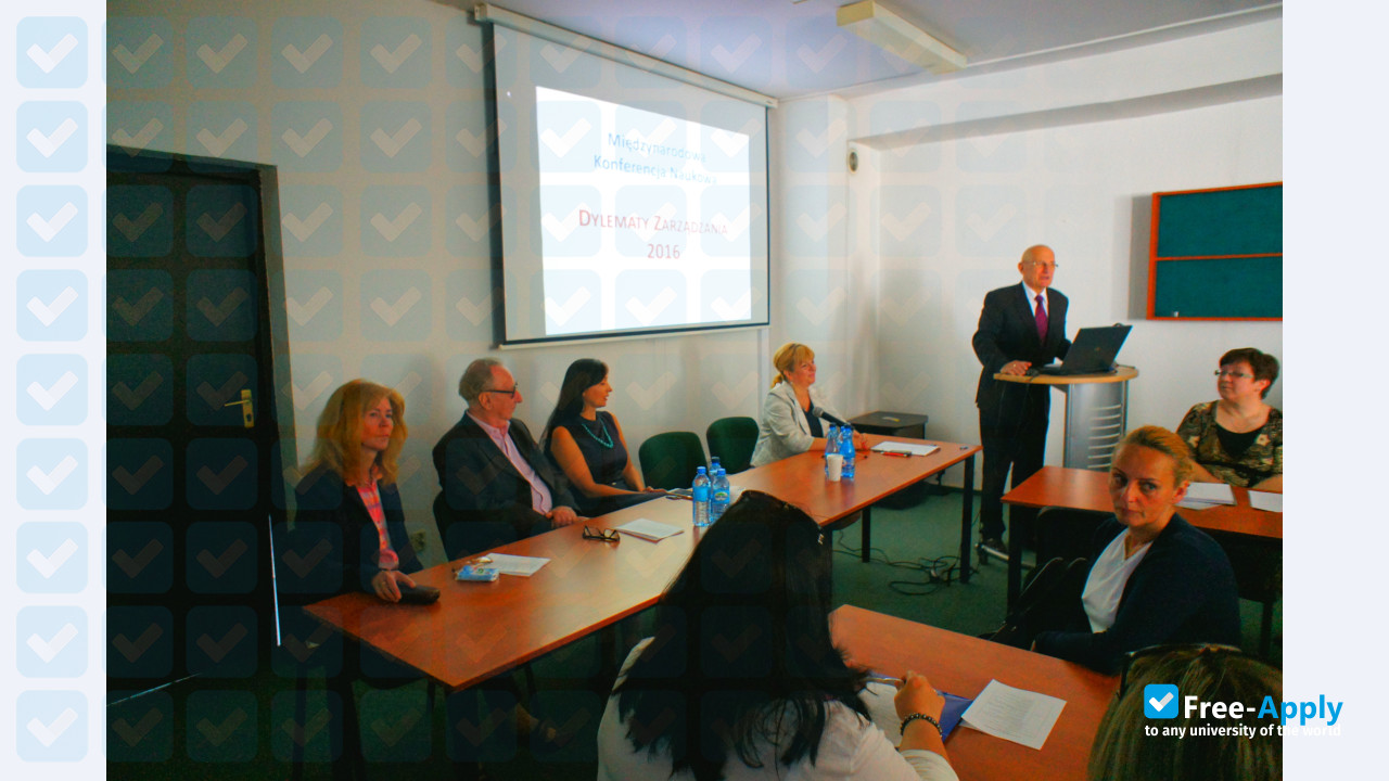 Foto de la European Higher School of Computer Science and Economics in Warsaw #4