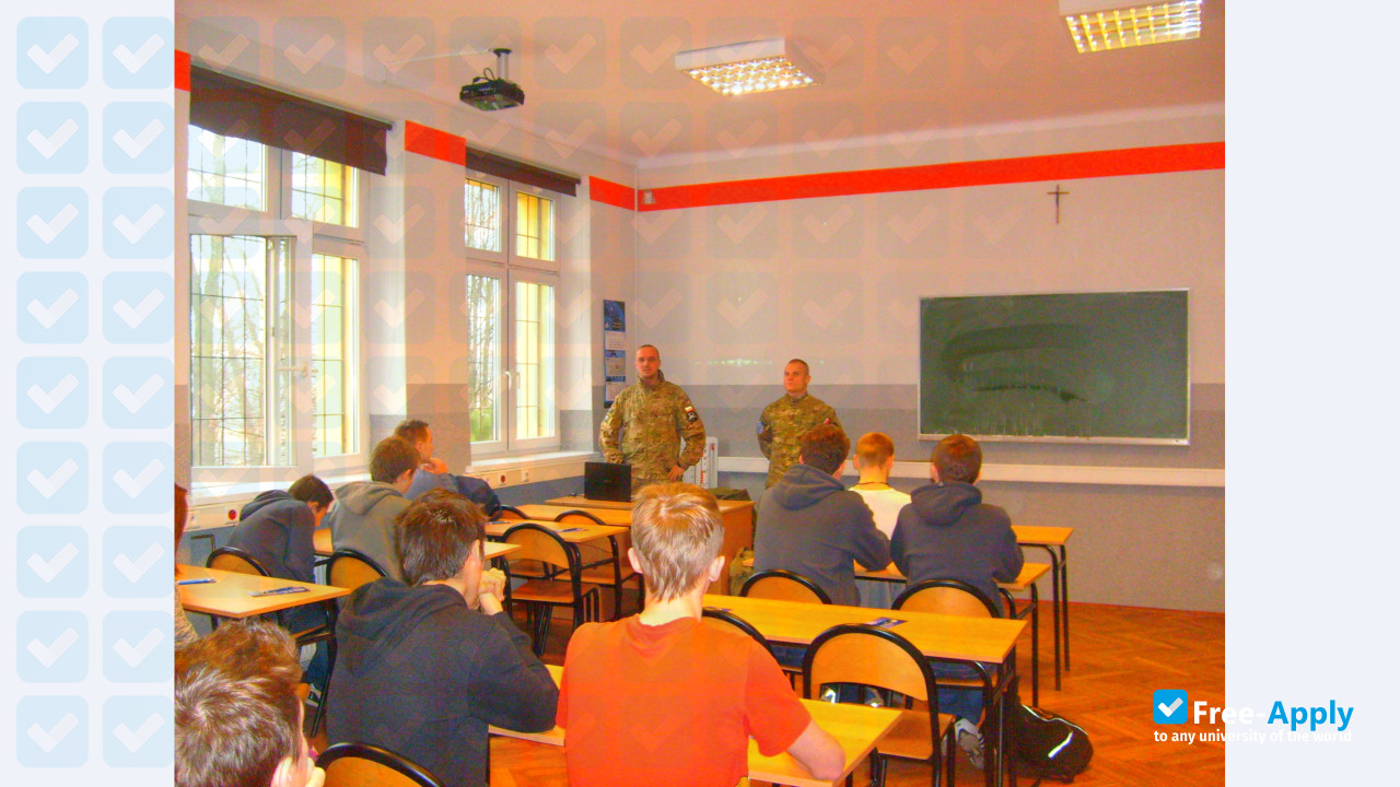 Foto de la Higher School of Public and Individual Safety Apeiron in Cracow #3