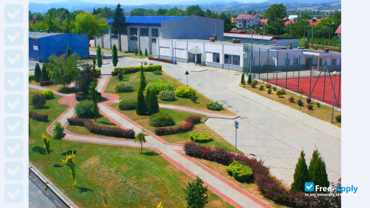 Foto de la National Business School National-Louis University Off-Campus in Tarnow #4