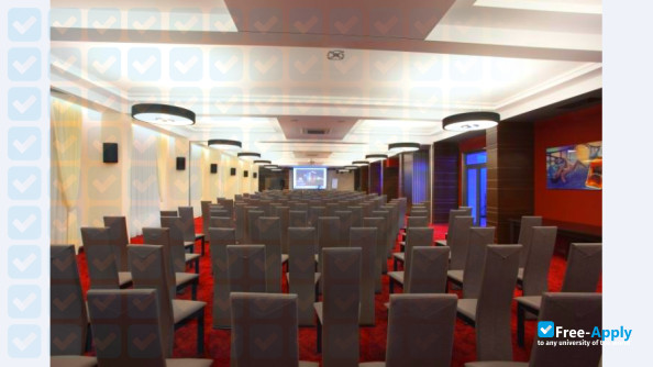 Foto de la National Business School National-Louis University Off-Campus in Tarnow #3