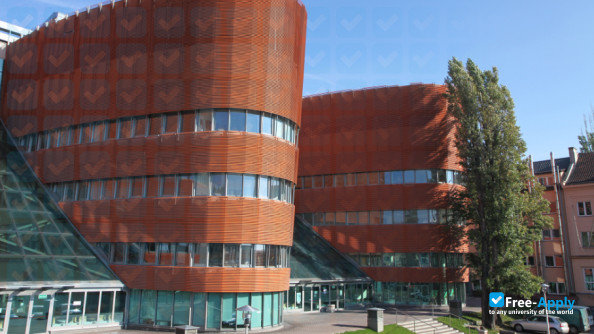 Photo de l’Higher School of Communication, Political Science and International Relations #4