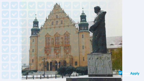 Adam Mickiewicz University photo #8