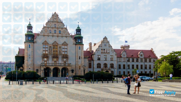 Adam Mickiewicz University photo #7