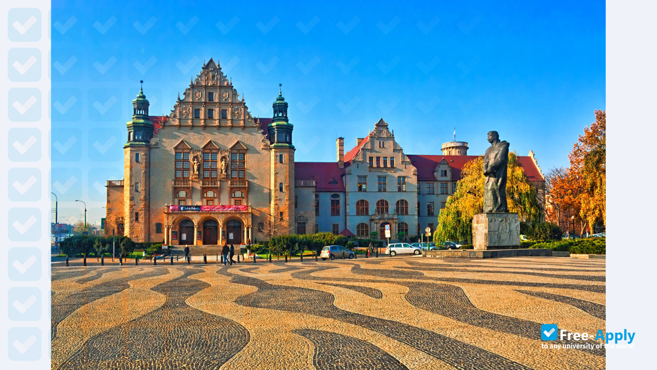 Adam Mickiewicz University photo #11