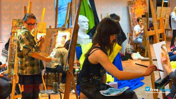 Higher Artistic School in Warsaw photo #9