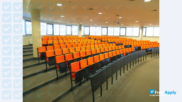 Foto de la Warsaw Management Academy #7