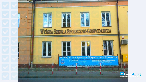 Foto de la Higher School of Social and Economic Przeworsk #6