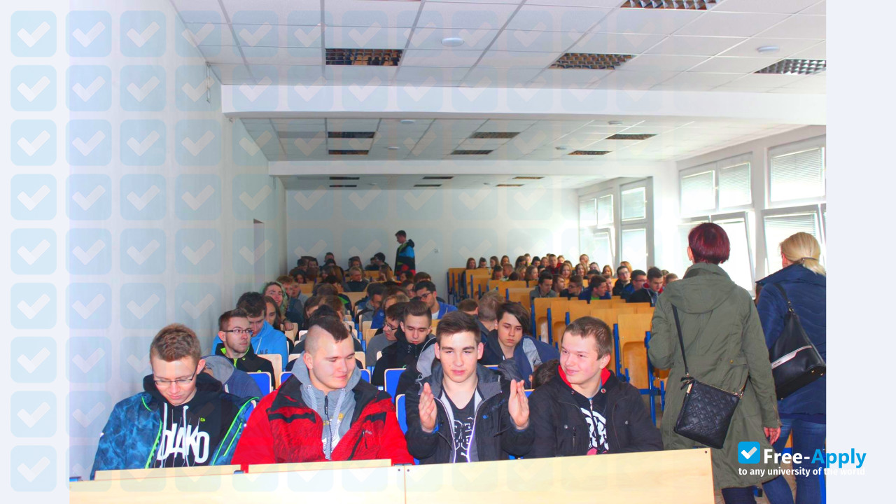 University of Business and Enterprise in Ostrowiec Świętokrzyski фотография №9