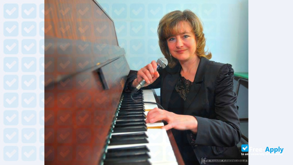 West Higher School of Commerce and International Finances in Zielona Góra photo #3