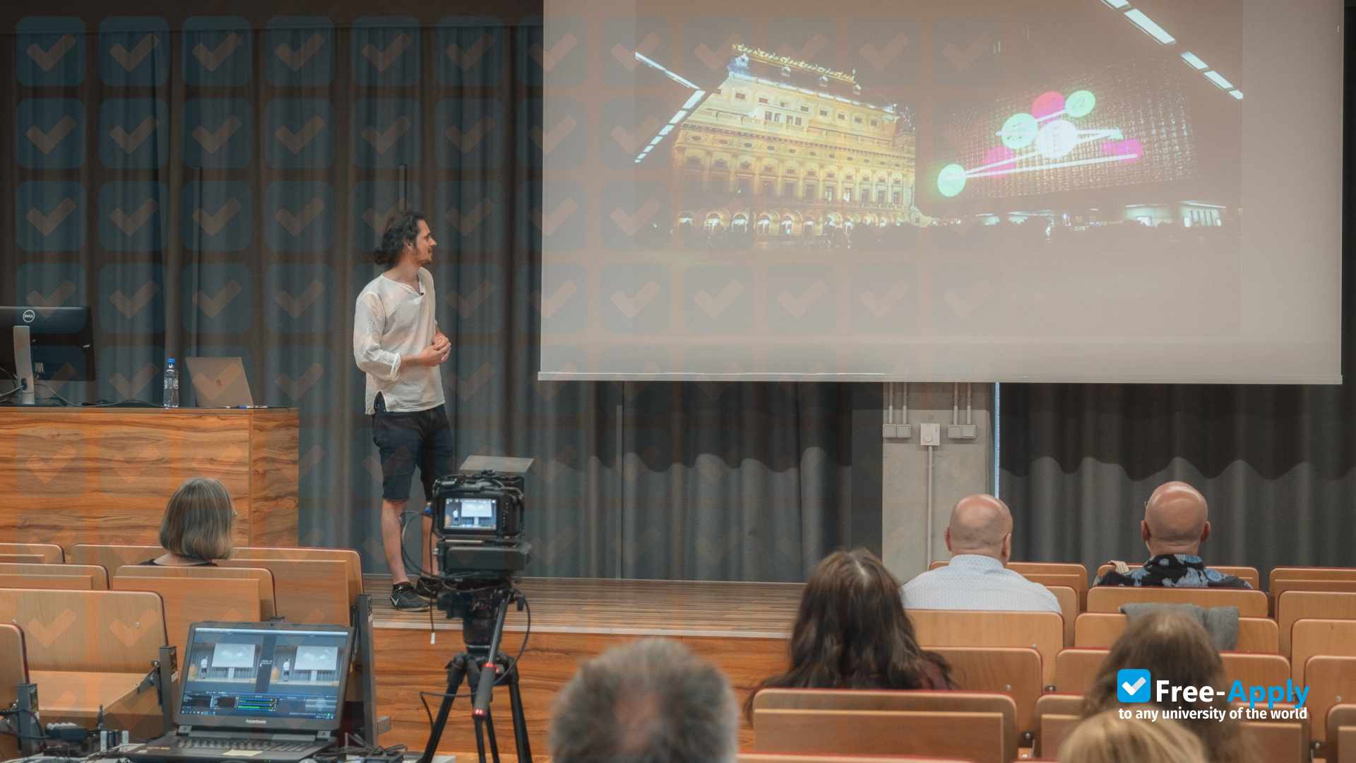 Foto de la Polish-Japanese Academy of Information Technology #15