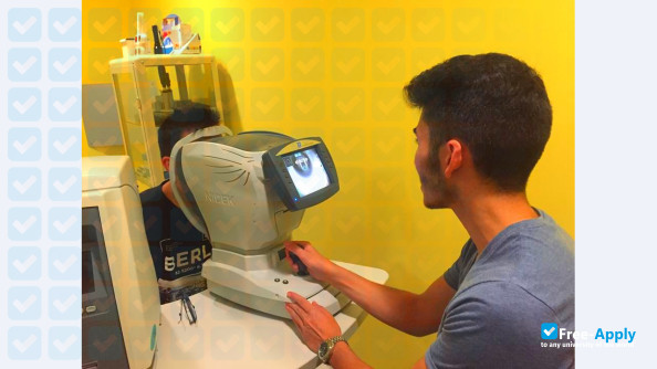 Foto de la Higher Institute of Education and Science (Lisbon) #11