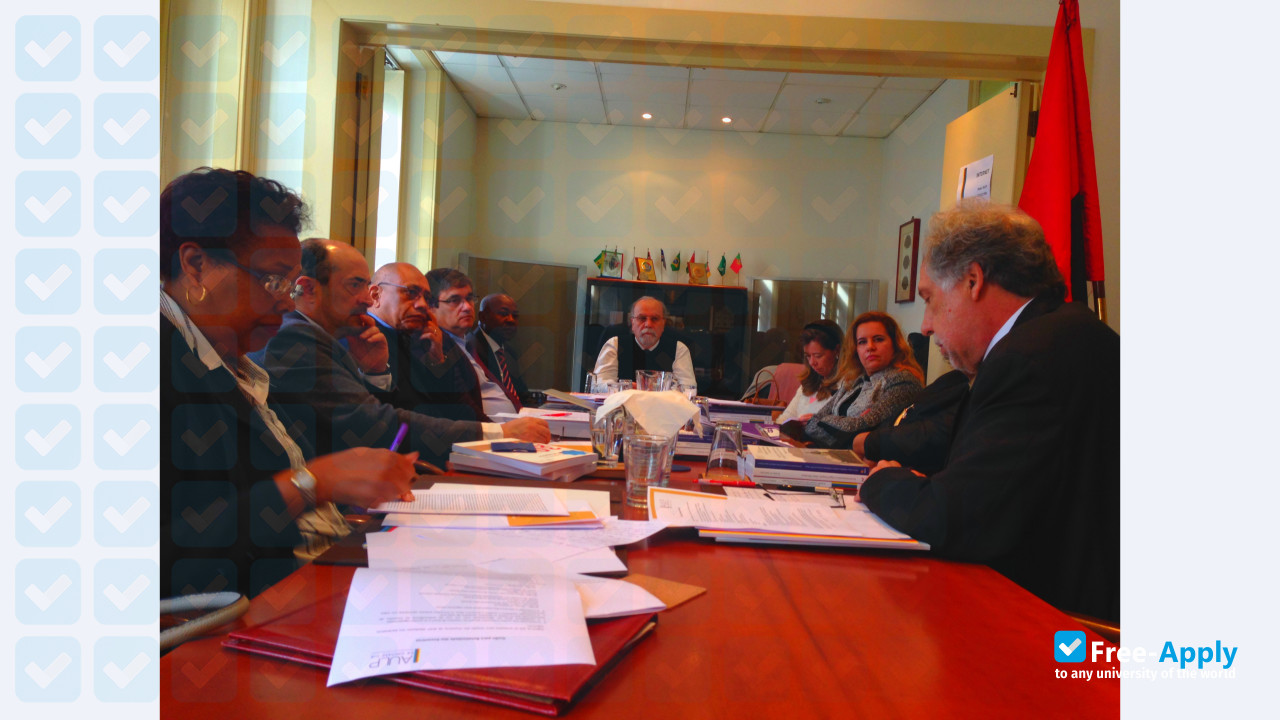 Higher Institute of Languages and Administration (Lisbon, Leiria, Santarém, VN Gaia, Bragança) photo #13